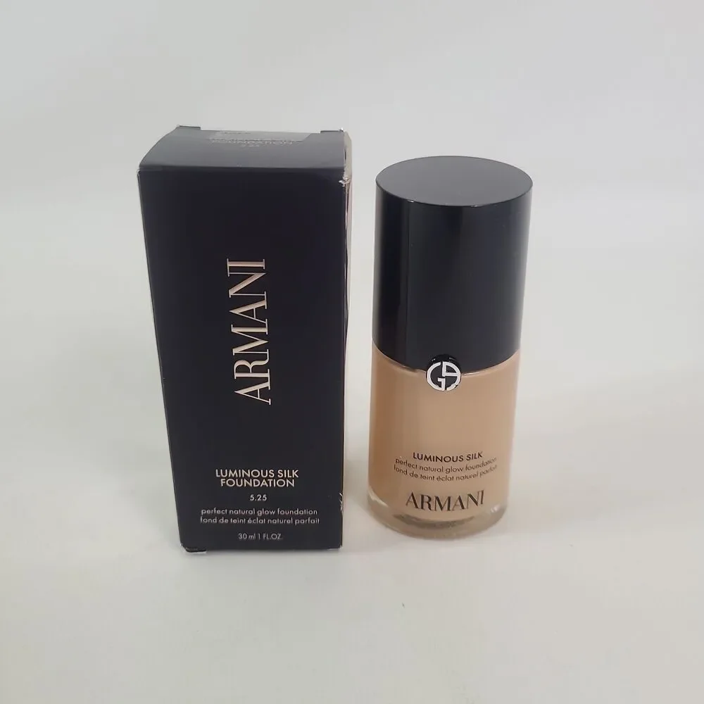 Giorgio Armani ~ 5.25 Perfect Natural Glow - Luminous Silk Foundation 30ml 1oz